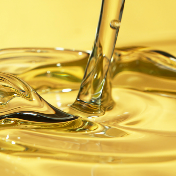 Hair Oils vs. Serums: How Knowing the Difference Can Transform Your Hair Care Routine